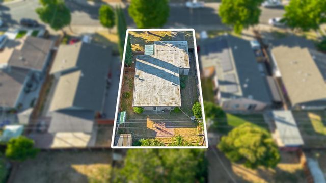 1960 La Jolla Dr, Stockton, CA 95204