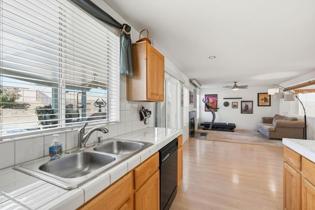 396 Glenbriar Cir, Tracy, CA 95377