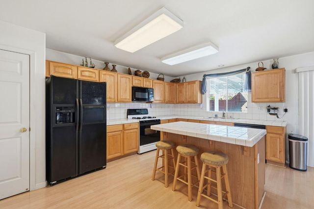 396 Glenbriar Cir, Tracy, CA 95377