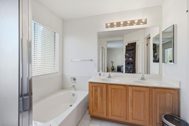 396 Glenbriar Cir, Tracy, CA 95377