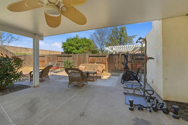 396 Glenbriar Cir, Tracy, CA 95377