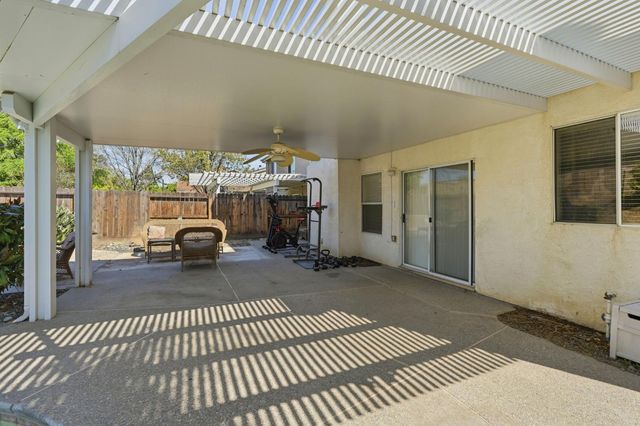 396 Glenbriar Cir, Tracy, CA 95377