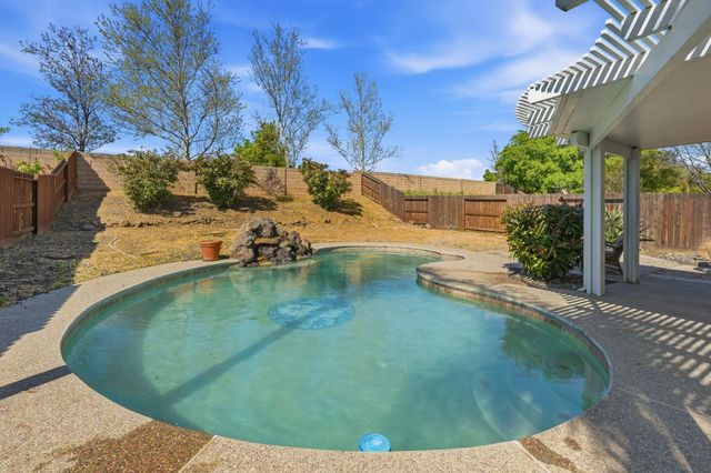 396 Glenbriar Cir, Tracy, CA 95377