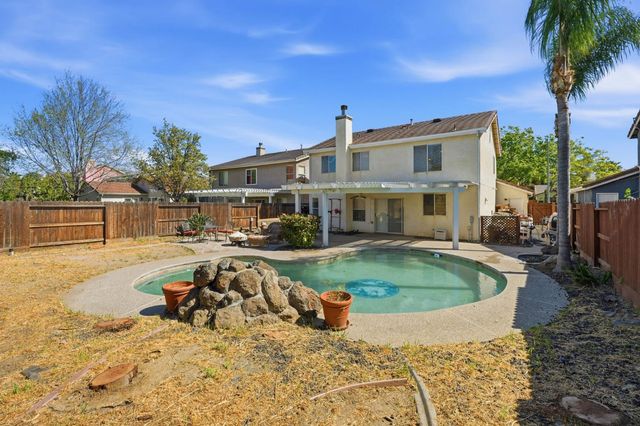 396 Glenbriar Cir, Tracy, CA 95377