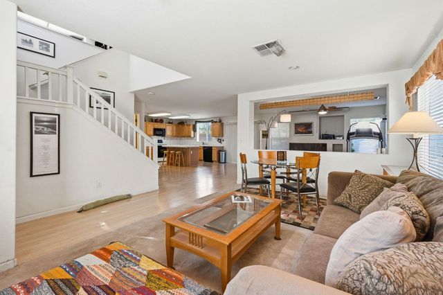 396 Glenbriar Cir, Tracy, CA 95377