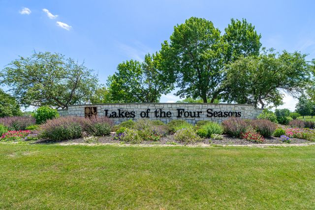 2545 E Lakeshore Drive, Crown Point, IN 46307