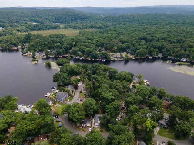 1 Strawberry Point Drive, Byram Twp., NJ 07821