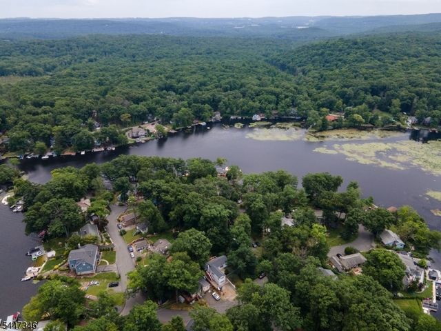 1 Strawberry Point Drive, Byram Twp., NJ 07821