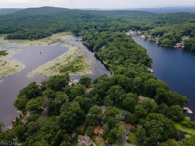1 Strawberry Point Drive, Byram Twp., NJ 07821