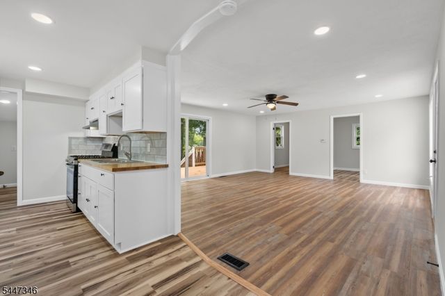 1 Strawberry Point Drive, Byram Twp., NJ 07821