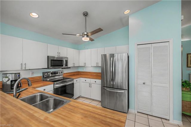 17751 Pineapple Palm CT, North Fort Myers, FL 33917