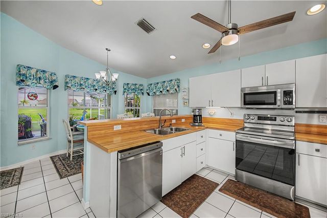 17751 Pineapple Palm CT, North Fort Myers, FL 33917
