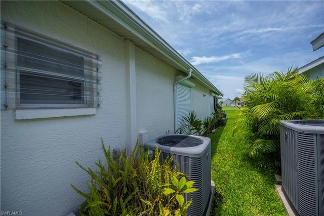 17751 Pineapple Palm CT, North Fort Myers, FL 33917