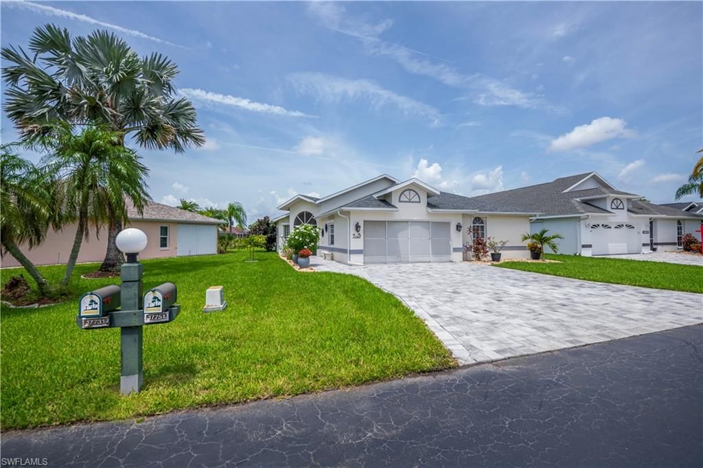 17751 Pineapple Palm CT, North Fort Myers, FL 33917