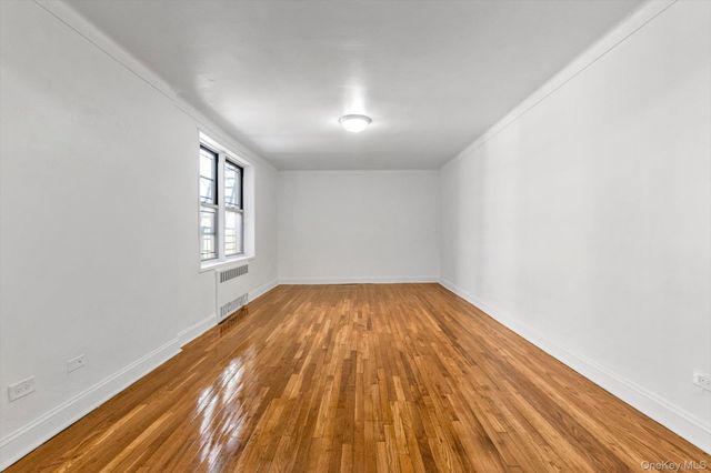 67-12 Yellowstone Boulevard E5, Forest Hills, NY 11375