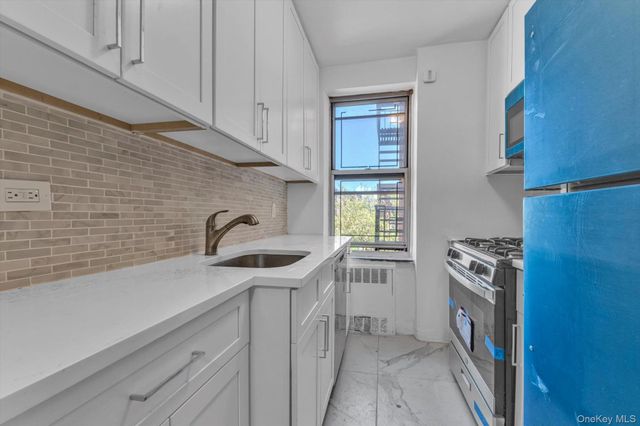 67-12 Yellowstone Boulevard E5, Forest Hills, NY 11375