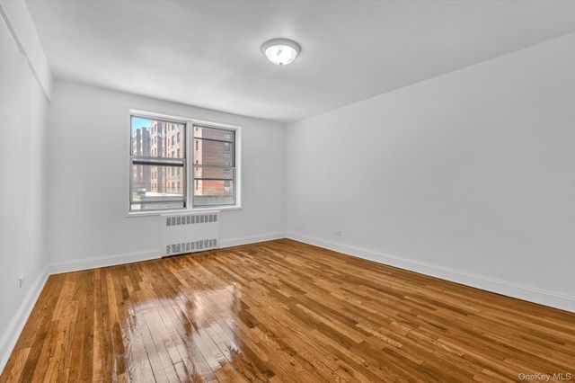 67-12 Yellowstone Boulevard E5, Forest Hills, NY 11375