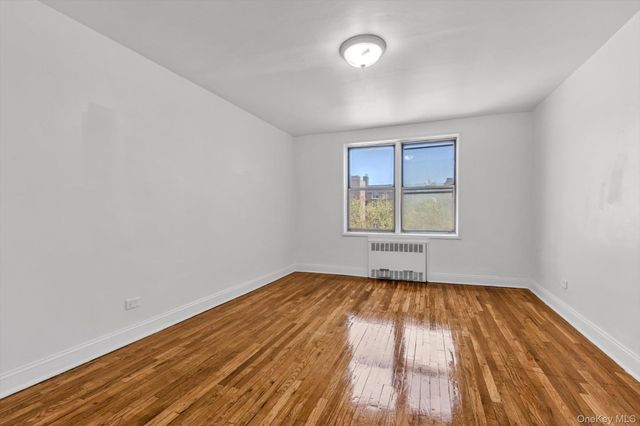 67-12 Yellowstone Boulevard E5, Forest Hills, NY 11375