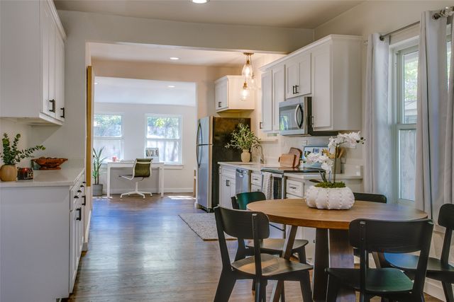 2606 W 12th Street, Dallas, TX 75211