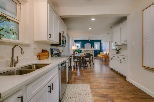 2606 W 12th Street, Dallas, TX 75211