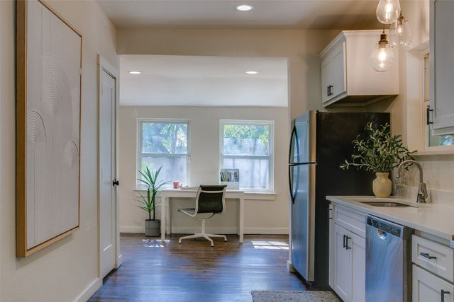 2606 W 12th Street, Dallas, TX 75211