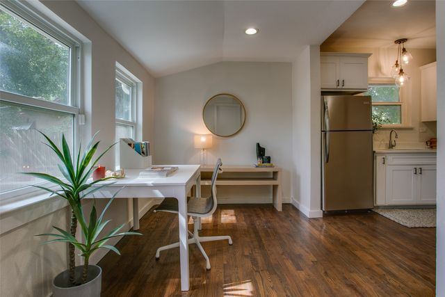 2606 W 12th Street, Dallas, TX 75211