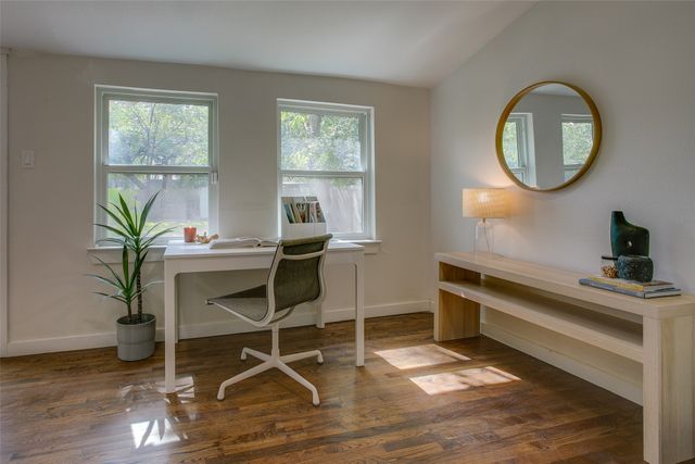 2606 W 12th Street, Dallas, TX 75211