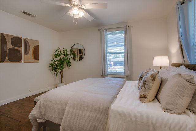 2606 W 12th Street, Dallas, TX 75211