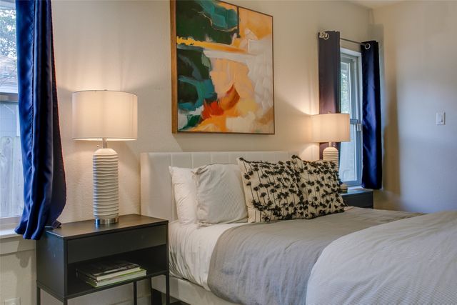 2606 W 12th Street, Dallas, TX 75211