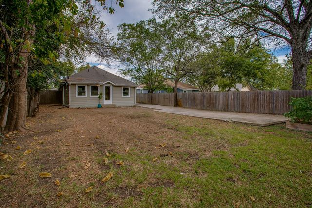 2606 W 12th Street, Dallas, TX 75211