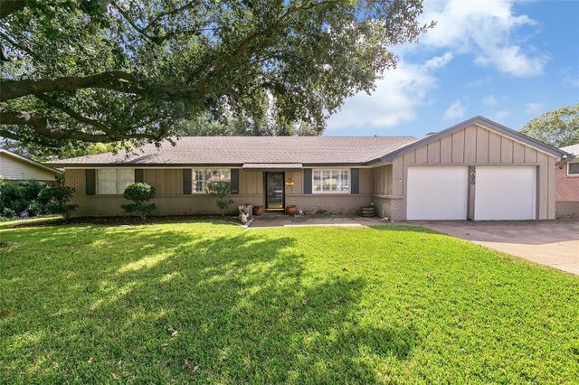 6728 Victoria Avenue, North Richland Hills, TX 76180