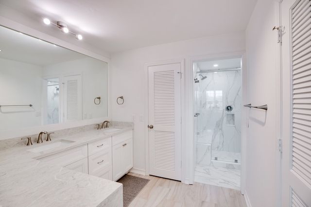 100 Sable Oak Lane 102, Vero Beach, FL 32963