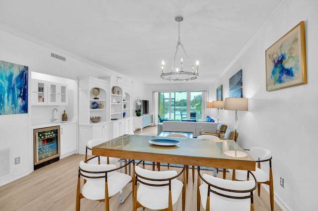 100 Sable Oak Lane 102, Vero Beach, FL 32963