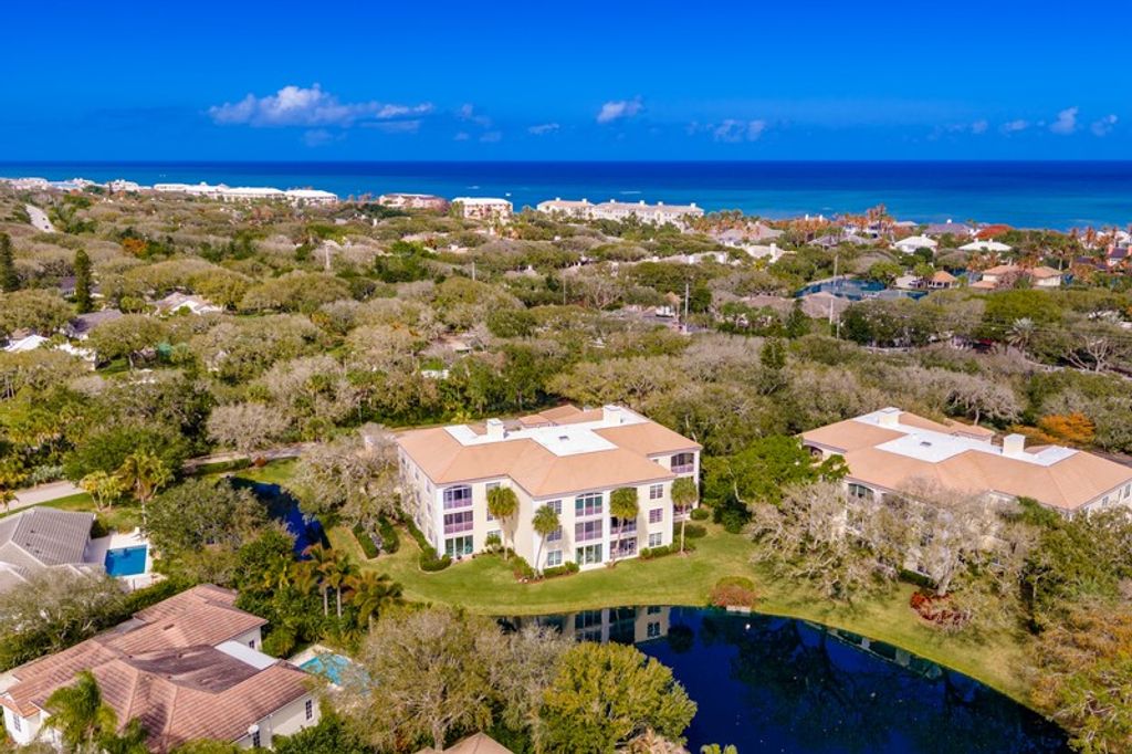 100 Sable Oak Lane 102, Vero Beach, FL 32963
