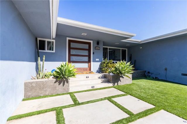 5617 Glenford, Los Angeles, CA 90008