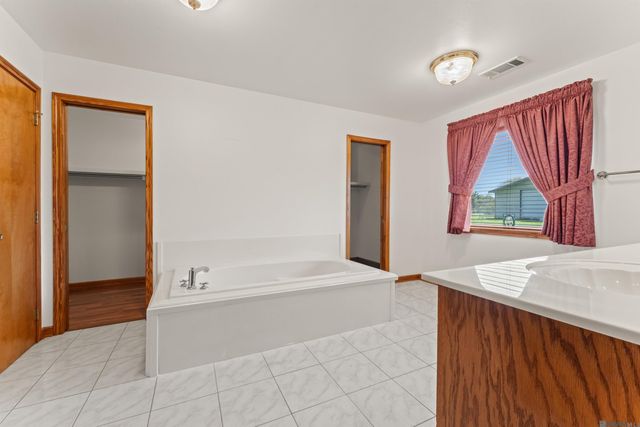 16040 Blackwater Rd, Zachary, LA 70791