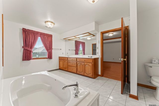 16040 Blackwater Rd, Zachary, LA 70791