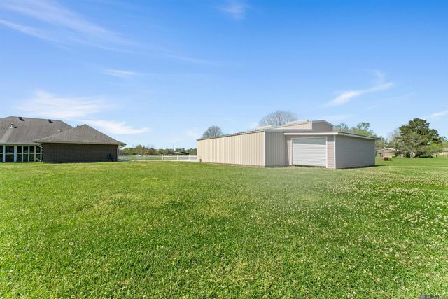 16040 Blackwater Rd, Zachary, LA 70791