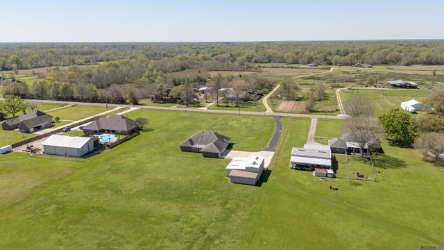 16040 Blackwater Rd, Zachary, LA 70791