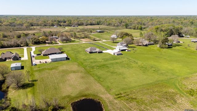 16040 Blackwater Rd, Zachary, LA 70791