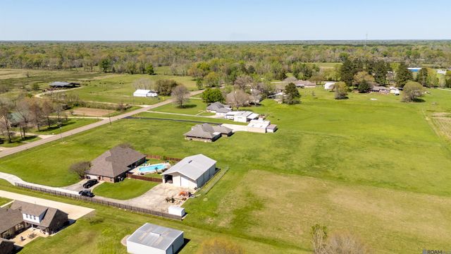 16040 Blackwater Rd, Zachary, LA 70791