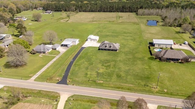 16040 Blackwater Rd, Zachary, LA 70791