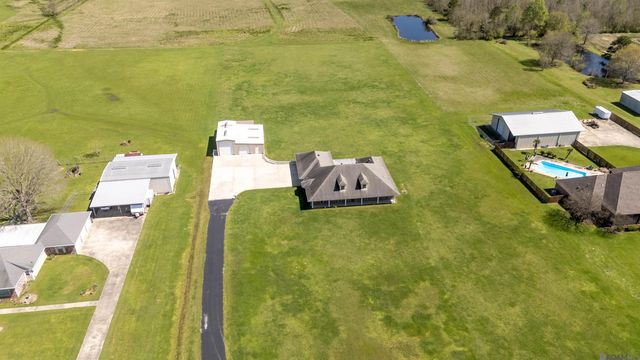 16040 Blackwater Rd, Zachary, LA 70791