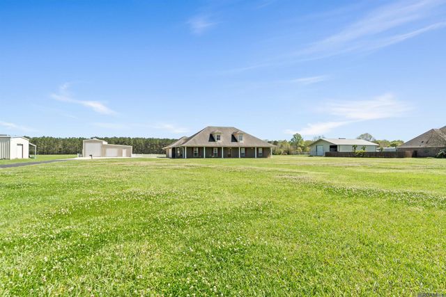16040 Blackwater Rd, Zachary, LA 70791