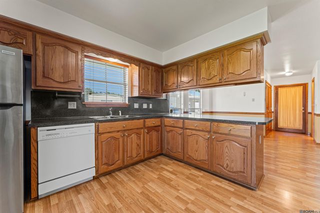 16040 Blackwater Rd, Zachary, LA 70791