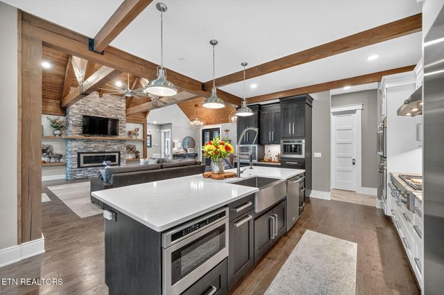 347 Charit Tr, Jamestown, TN 38556