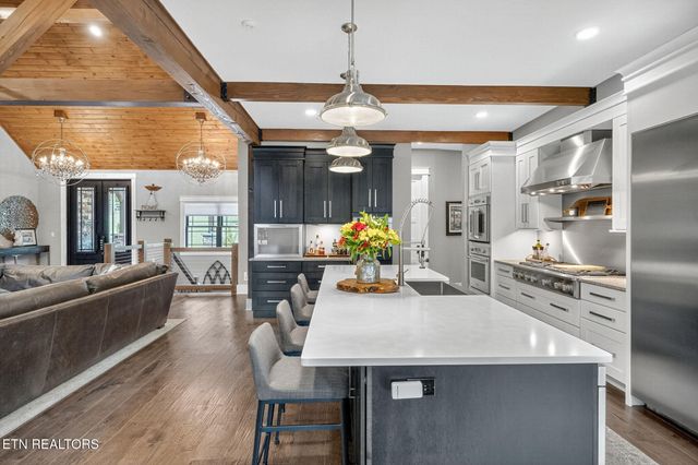 347 Charit Tr, Jamestown, TN 38556