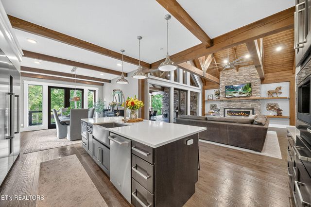 347 Charit Tr, Jamestown, TN 38556