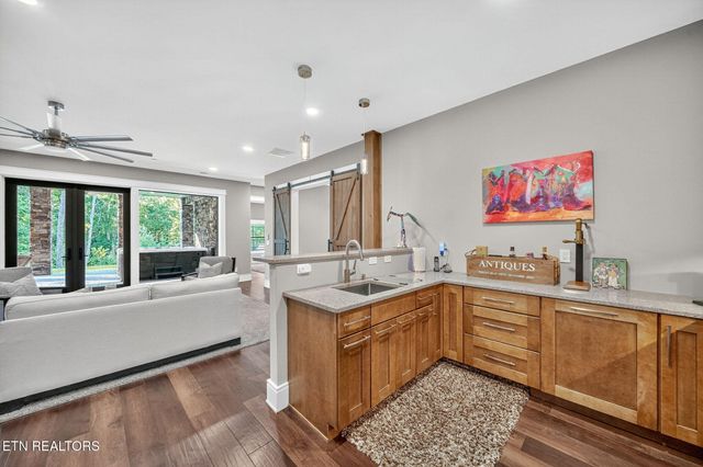 347 Charit Tr, Jamestown, TN 38556