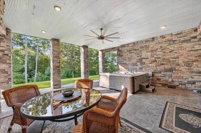 347 Charit Tr, Jamestown, TN 38556